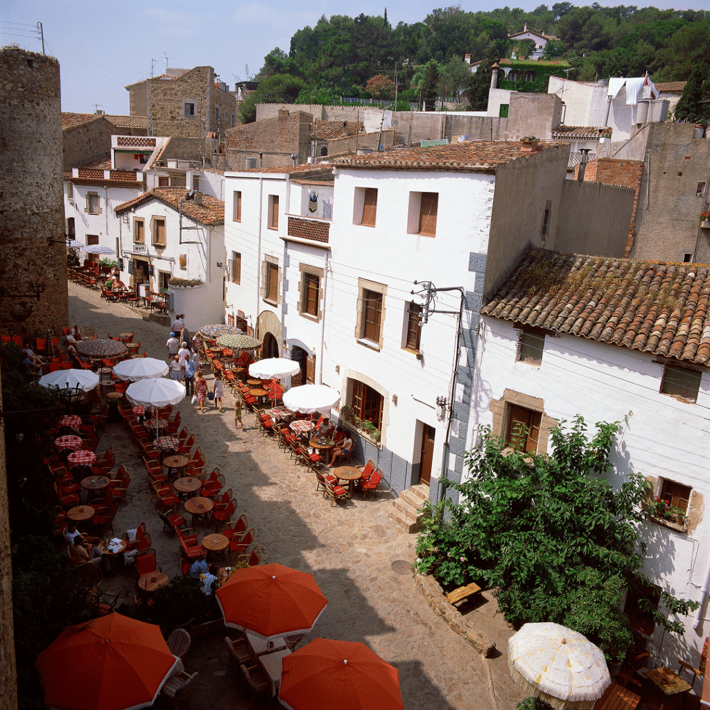 No es una guerra, es un orden: reserva directa vs. agencias de viajes según lo que necesites. Usa portales para disponibilidad y flexibilidad; escribe al hotel para ubicación de habitación y detalles reales. Plantillas breves y decisiones serenas.

Licensed under the Unsplash+ License